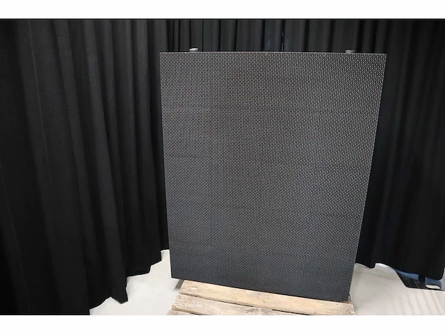 Mitsubishi - dia-p10qwp - led paneel scherm 1184x608 cm (2x) - afbeelding 1 van  23