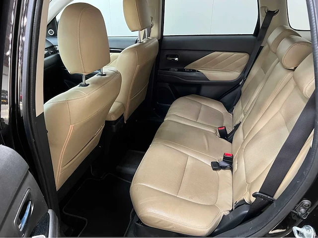 Mitsubishi - outlander - 2.0 ev plug in hybrid - lpg - personenauto -2015 - afbeelding 6 van  38