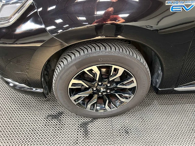 Mitsubishi - outlander - 2.0 ev plug in hybrid - lpg - personenauto -2015 - afbeelding 9 van  38