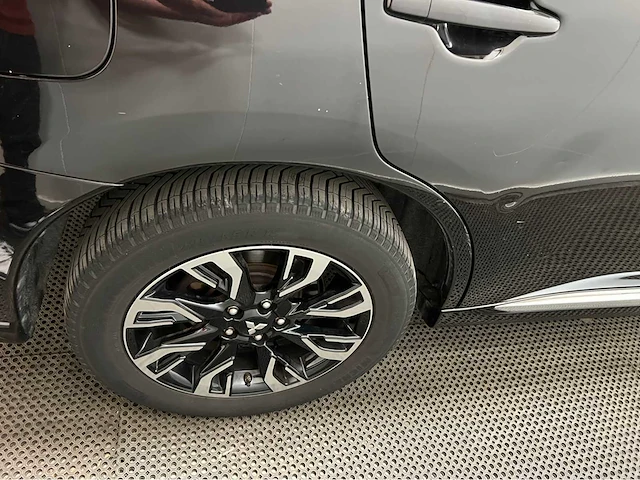 Mitsubishi - outlander - 2.0 ev plug in hybrid - lpg - personenauto -2015 - afbeelding 11 van  38