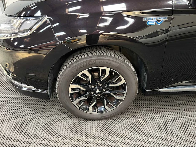 Mitsubishi - outlander - 2.0 ev plug in hybrid - lpg - personenauto -2015 - afbeelding 22 van  38