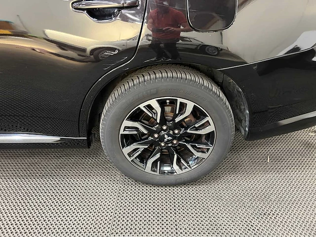 Mitsubishi - outlander - 2.0 ev plug in hybrid - lpg - personenauto -2015 - afbeelding 24 van  38