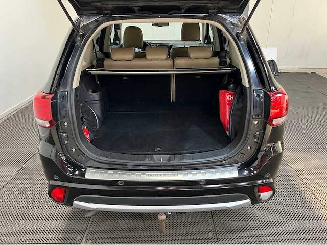 Mitsubishi - outlander - 2.0 ev plug in hybrid - lpg - personenauto -2015 - afbeelding 27 van  38