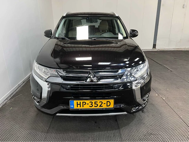 Mitsubishi - outlander - 2.0 ev plug in hybrid - lpg - personenauto -2015 - afbeelding 33 van  38
