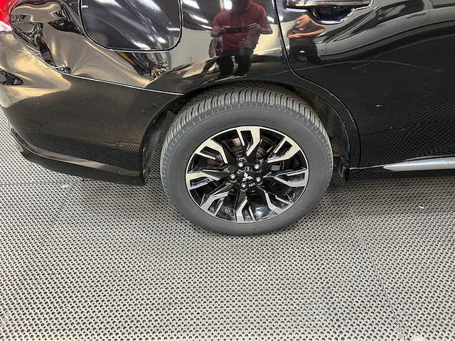 Mitsubishi - outlander - 2.0 ev plug in hybrid - lpg - personenauto -2015 - afbeelding 31 van  38