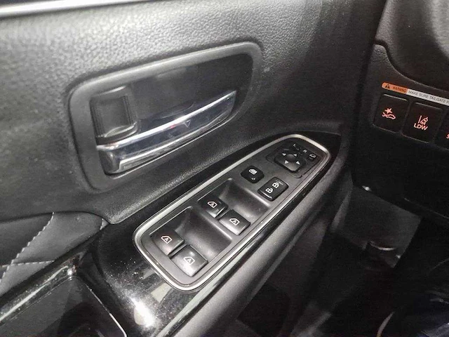 Mitsubishi - outlander - 2.4 phev instyle - car - 2020 - afbeelding 18 van  36