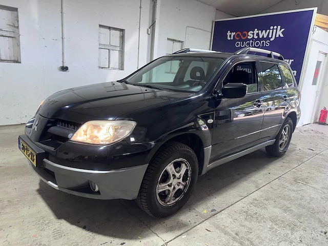 Mitsubishi - outlander sport - 2.0 invite+ - 30-ts-xf - afbeelding 1 van  19