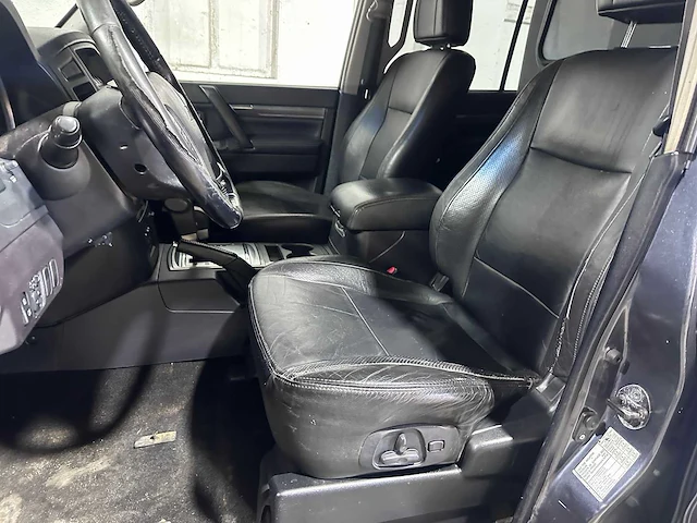 Mitsubishi - pajero - 3.2 di-d invite pv automaat- 5-vrh-43 - afbeelding 9 van  21