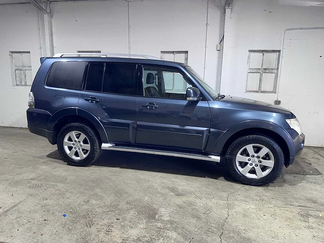 Mitsubishi - pajero - 3.2 di-d invite pv automaat- 5-vrh-43 - afbeelding 18 van  21