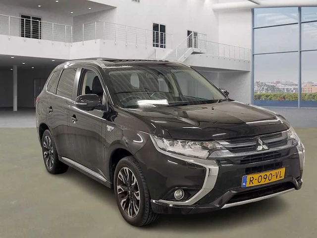 Mitsubishi 2.0 phev bns. ed, r-090-vl - afbeelding 2 van  27