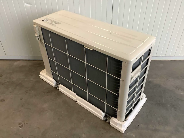 Mitsubishi buitenunit airconditioning - afbeelding 3 van  7