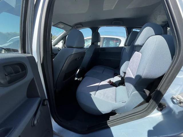 Mitsubishi colt 1.3i 16v inform 95, 2005 - afbeelding 9 van  36