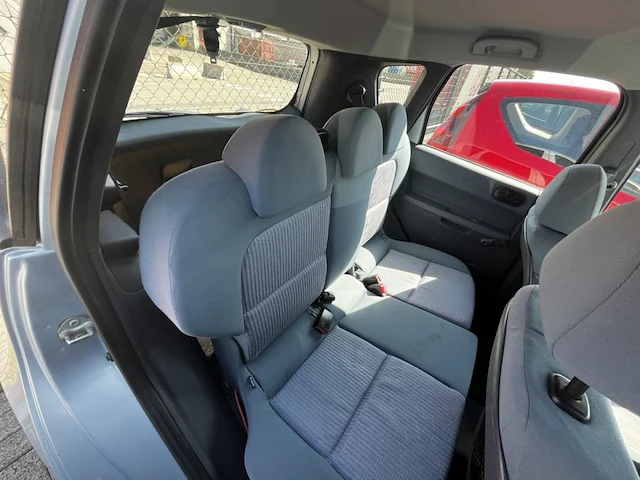 Mitsubishi colt 1.3i 16v inform 95, 2005 - afbeelding 13 van  36