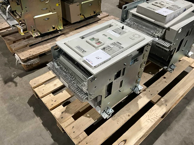 Mitsubishi electric ae1250-sw circuit breaker - afbeelding 2 van  5