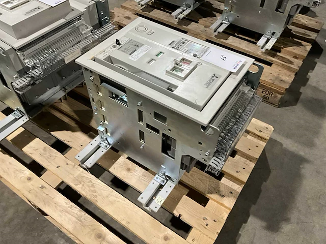 Mitsubishi electric ae1250-sw circuit breaker - afbeelding 3 van  5