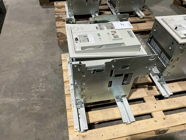Mitsubishi electric ae2500-sw circuit breaker - afbeelding 3 van  5