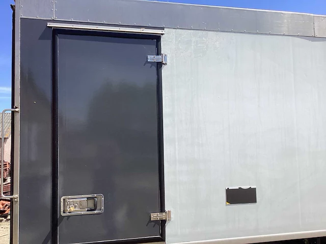 Mitsubishi fuso - 2016 - canter - vrachtwagen - afbeelding 7 van  25