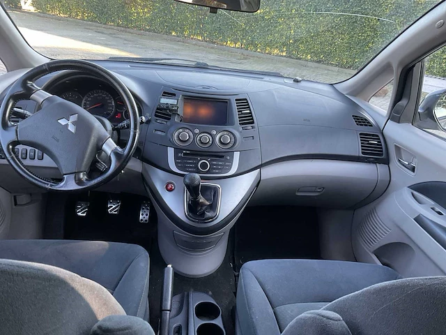 Mitsubishi grandis 2.4-16v insport personenauto - afbeelding 5 van  23