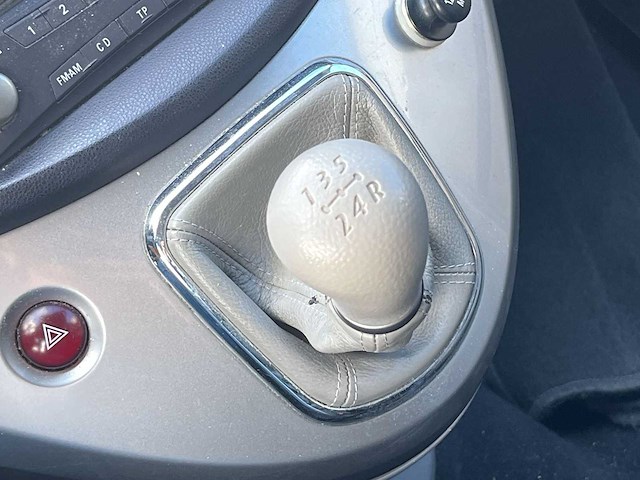 Mitsubishi grandis 2.4-16v intense - 7-persoons - 2004 | 94-pl-pf - afbeelding 9 van  21