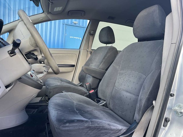 Mitsubishi grandis 2.4-16v intense - 7-persoons - 2004 | 94-pl-pf - afbeelding 16 van  21