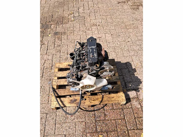 Mitsubishi l3a 3 cilinder dieselmotor - afbeelding 2 van  5