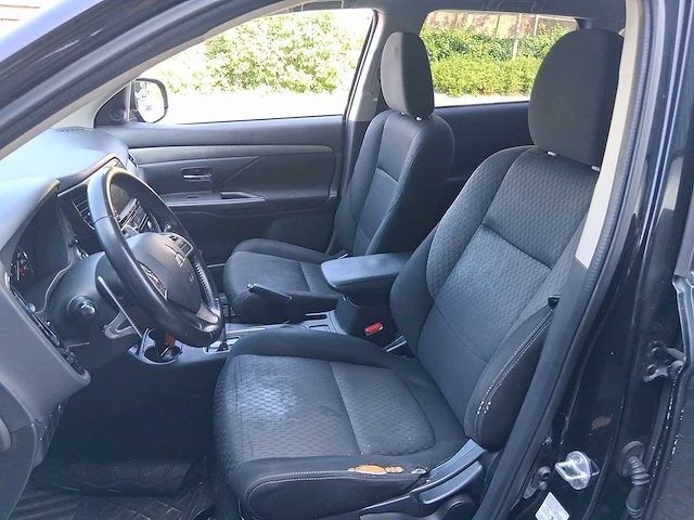 Mitsubishi outlander 2.0 business edition car 2015 | 6-zst-57 - afbeelding 2 van  29