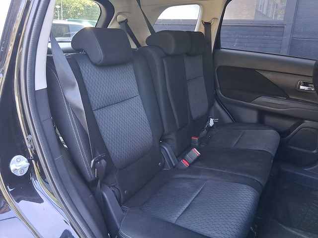Mitsubishi outlander 2.0 business edition car 2015 | 6-zst-57 - afbeelding 27 van  29