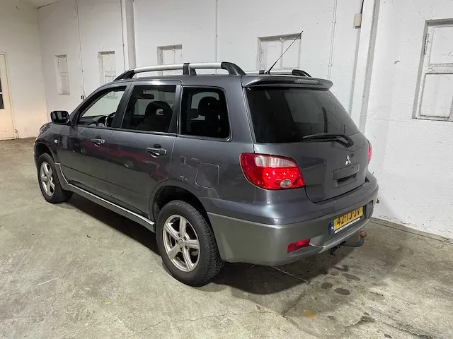 Mitsubishi outlander 2.0 invite+, 42-tj-jv - afbeelding 3 van  16