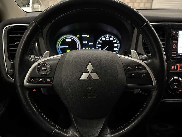 Mitsubishi outlander 2.0 phev business edition - 2014 | 8-xld-54 - afbeelding 4 van  25