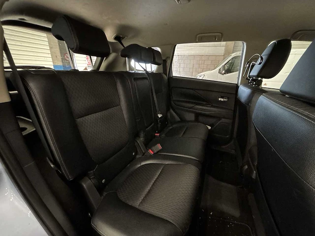 Mitsubishi outlander 2.0 phev business edition - 2014 | 8-xld-54 - afbeelding 17 van  25