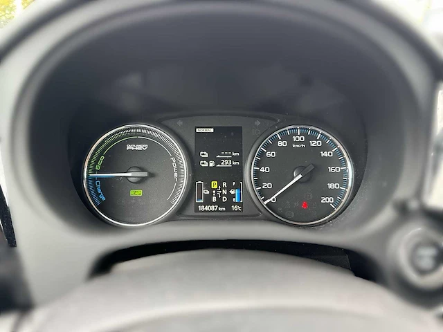 Mitsubishi outlander 2.0 phev executive edition 2014 | 7-xtb-91 - afbeelding 2 van  25