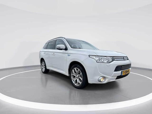 Mitsubishi outlander 2.0 phev executive edition 2014 | 7-xtb-91 - afbeelding 12 van  25