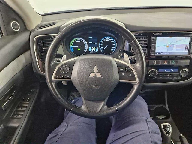 Mitsubishi outlander 2.0 phev executive edition 2015 | hl-557-f - afbeelding 7 van  26
