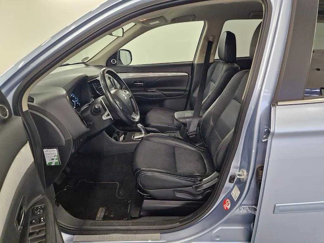 Mitsubishi outlander 2.0 phev executive edition 2015 | hl-557-f - afbeelding 9 van  26