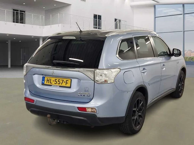 Mitsubishi outlander 2.0 phev executive edition 2015 | hl-557-f - afbeelding 20 van  26