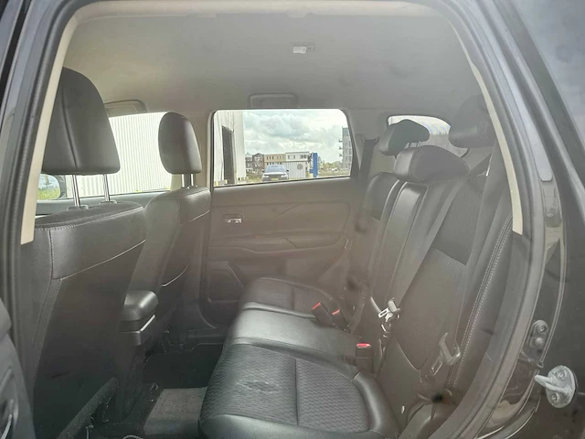 Mitsubishi outlander 2.0 phev executive edition automaat, 7-xhx-09 - afbeelding 13 van  14