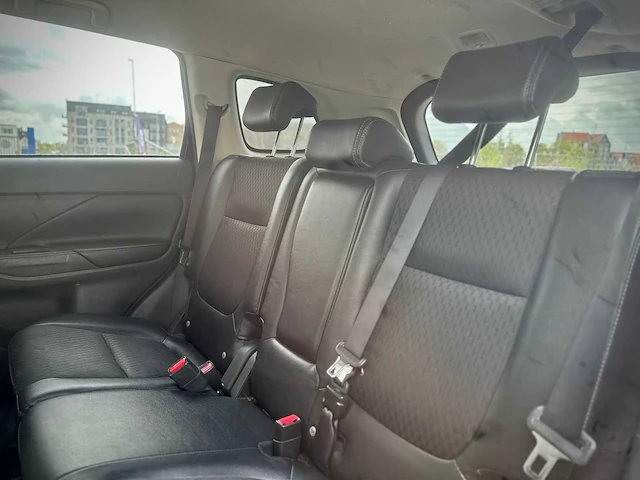 Mitsubishi outlander 2.0 phev executive edition automaat, 7-xhx-09 - afbeelding 14 van  14