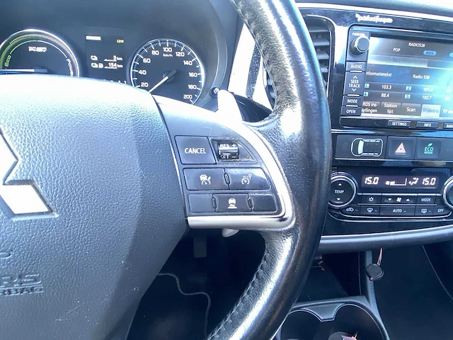 Mitsubishi outlander 2.0 phev instyle+ 2013 | 1-svb-73 - afbeelding 13 van  33