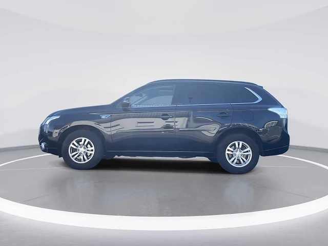 Mitsubishi outlander 2.0 phev instyle+ 2013 | 1-svb-73 - afbeelding 31 van  33
