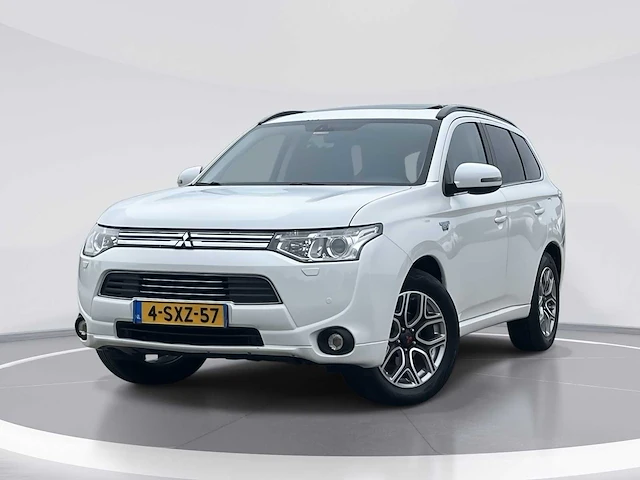 Mitsubishi outlander 2.0 phev instyle 2013 | 4-sxz-57 i - afbeelding 1 van  33