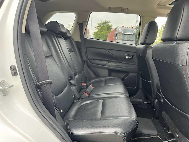 Mitsubishi outlander 2.0 phev instyle 2013 | 4-sxz-57 i - afbeelding 19 van  33