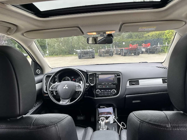 Mitsubishi outlander 2.0 phev instyle 2013 | 4-sxz-57 i - afbeelding 20 van  33