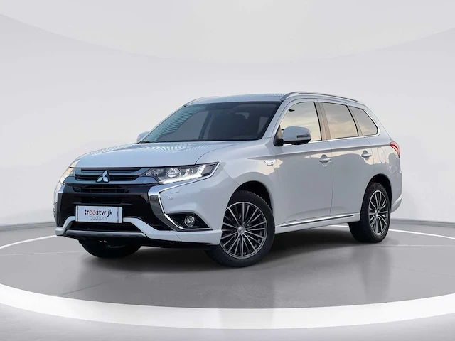 Mitsubishi outlander 2.0 phev instyle 2015 | hs-285-v - afbeelding 1 van  29