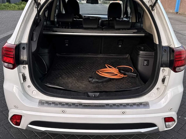 Mitsubishi outlander 2.0 phev instyle 2015 | hs-285-v - afbeelding 17 van  29