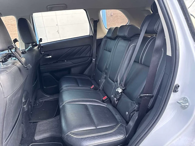 Mitsubishi outlander 2.0 phev instyle 2015 | hs-285-v - afbeelding 19 van  29