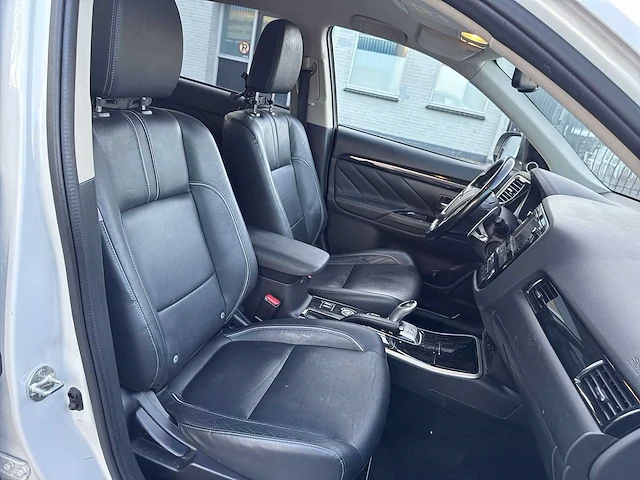 Mitsubishi outlander 2.0 phev instyle 2015 | hs-285-v - afbeelding 22 van  29