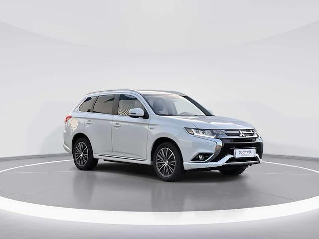Mitsubishi outlander 2.0 phev instyle 2015 | hs-285-v - afbeelding 12 van  29