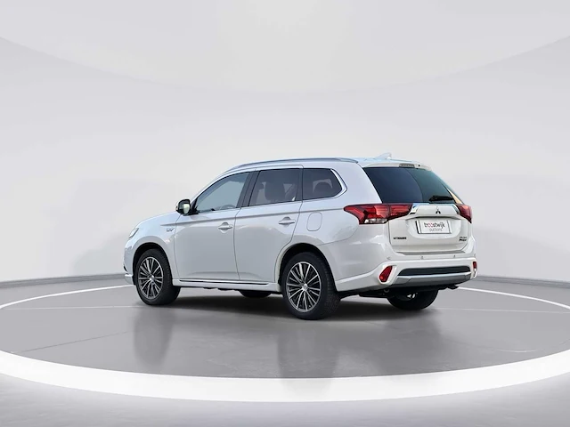 Mitsubishi outlander 2.0 phev instyle 2015 | hs-285-v - afbeelding 26 van  29