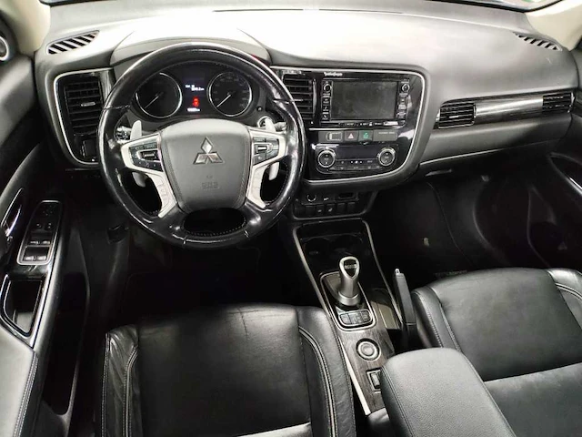 Mitsubishi outlander 2.0 phev instyle+ 2016 | kg-069-s - afbeelding 17 van  34