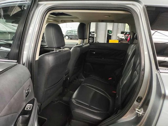 Mitsubishi outlander 2.0 phev instyle+ 2016 | kg-069-s - afbeelding 19 van  34